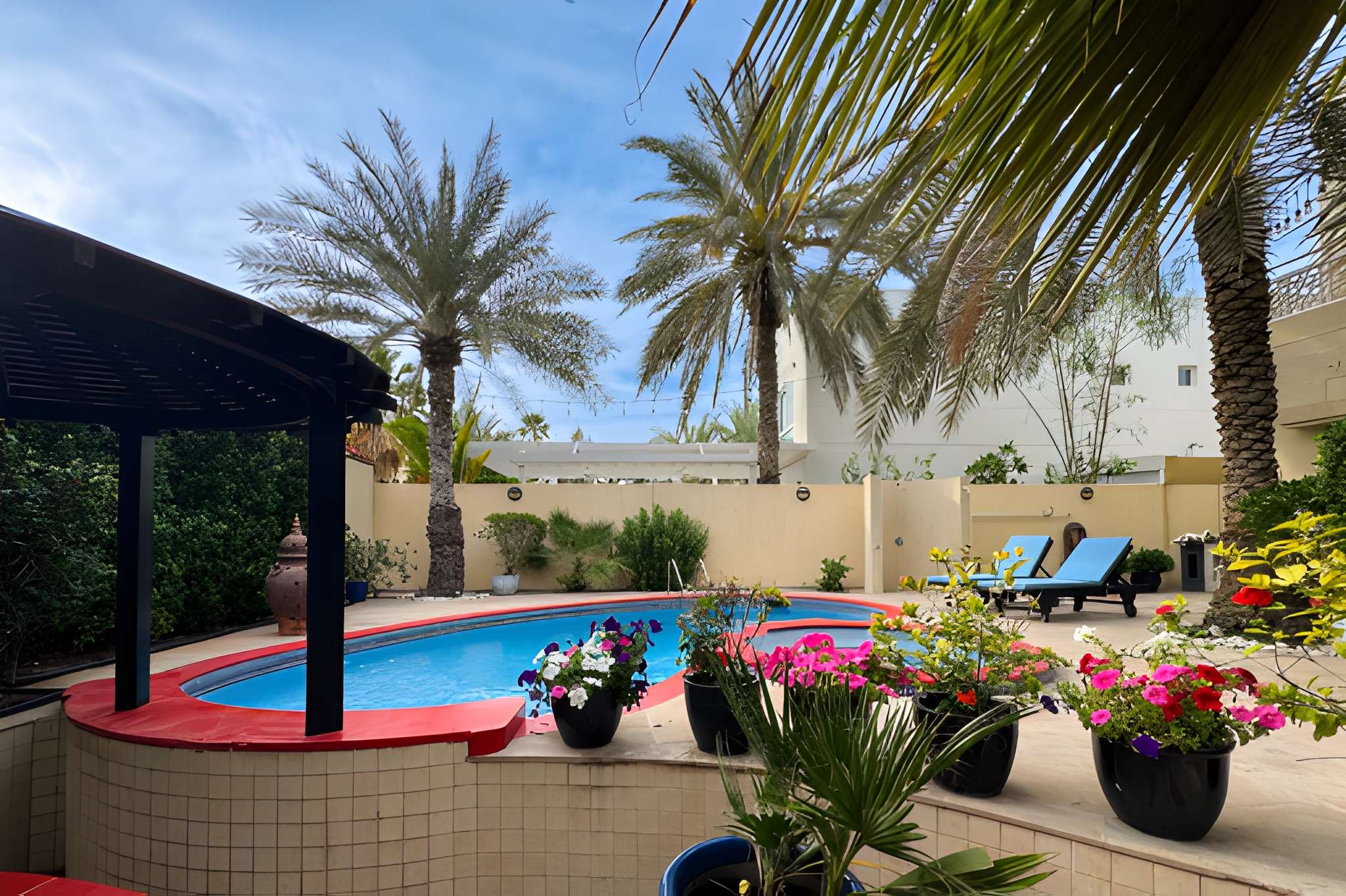 5 Bedrooms Villa in Meadows 5