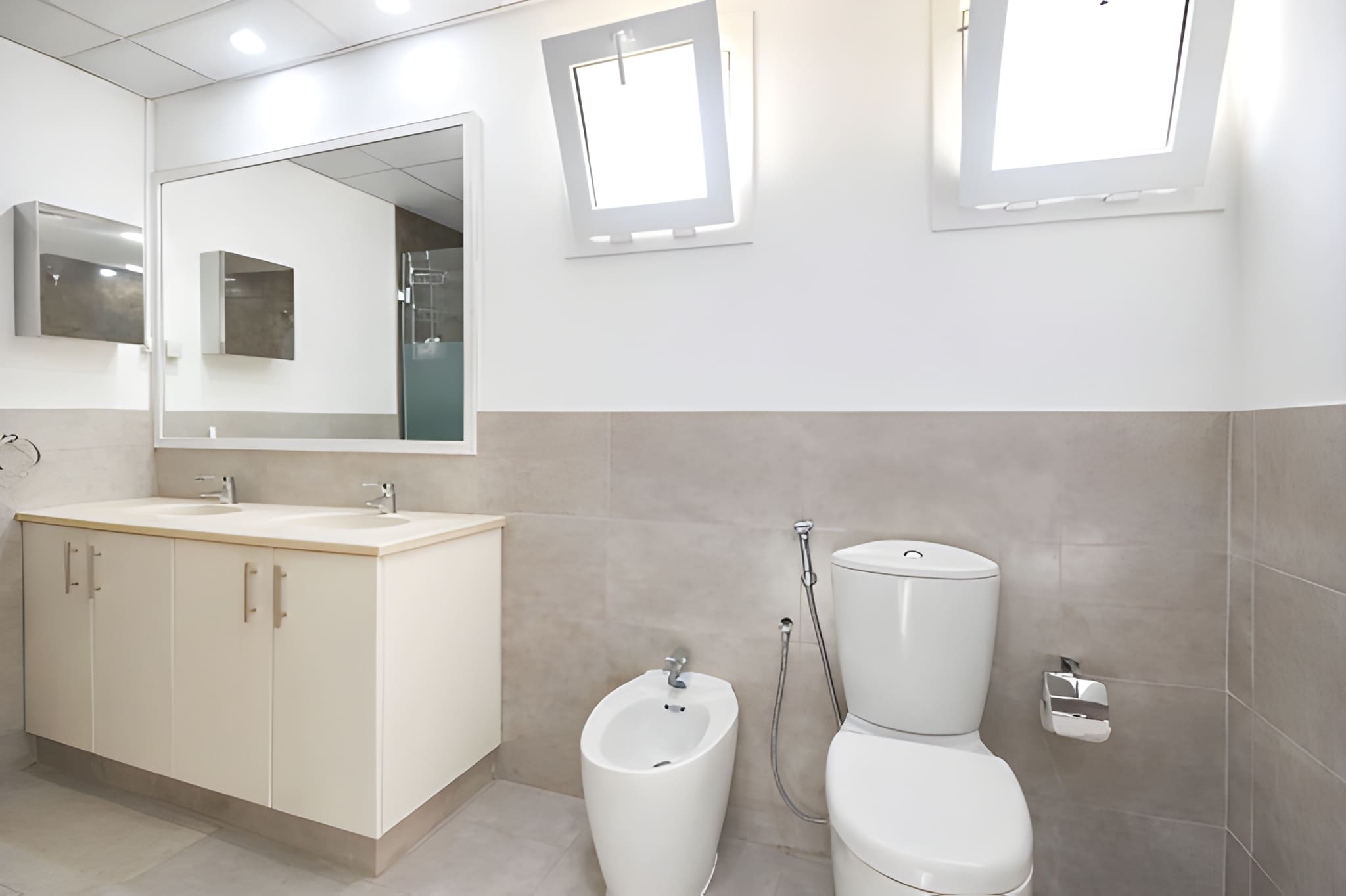 5 Bedrooms Villa in Meadows 5