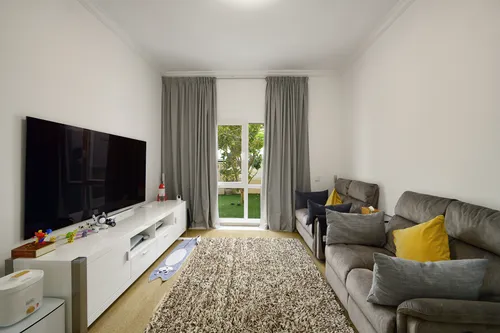 6 Bedrooms Villa in Meadows 7