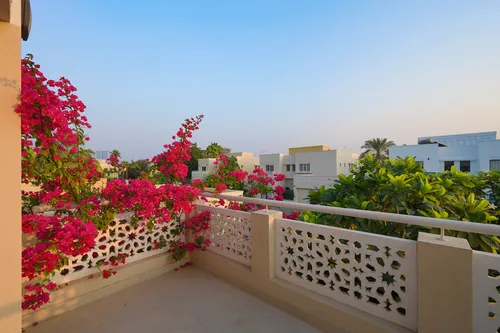 6 Bedrooms Villa in Meadows 7