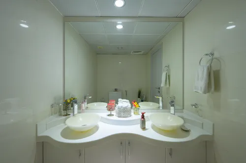 6 Bedrooms Villa in Meadows 7