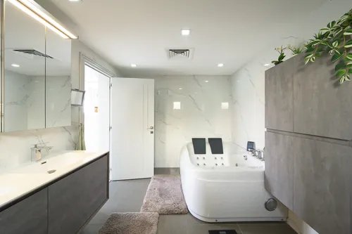 6 Bedrooms Villa in Meadows 7