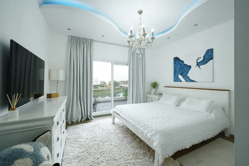 6 Bedrooms Villa in Meadows 7