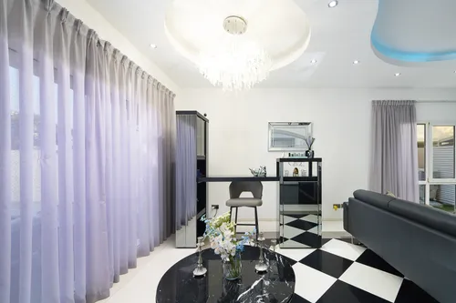 6 Bedrooms Villa in Meadows 7