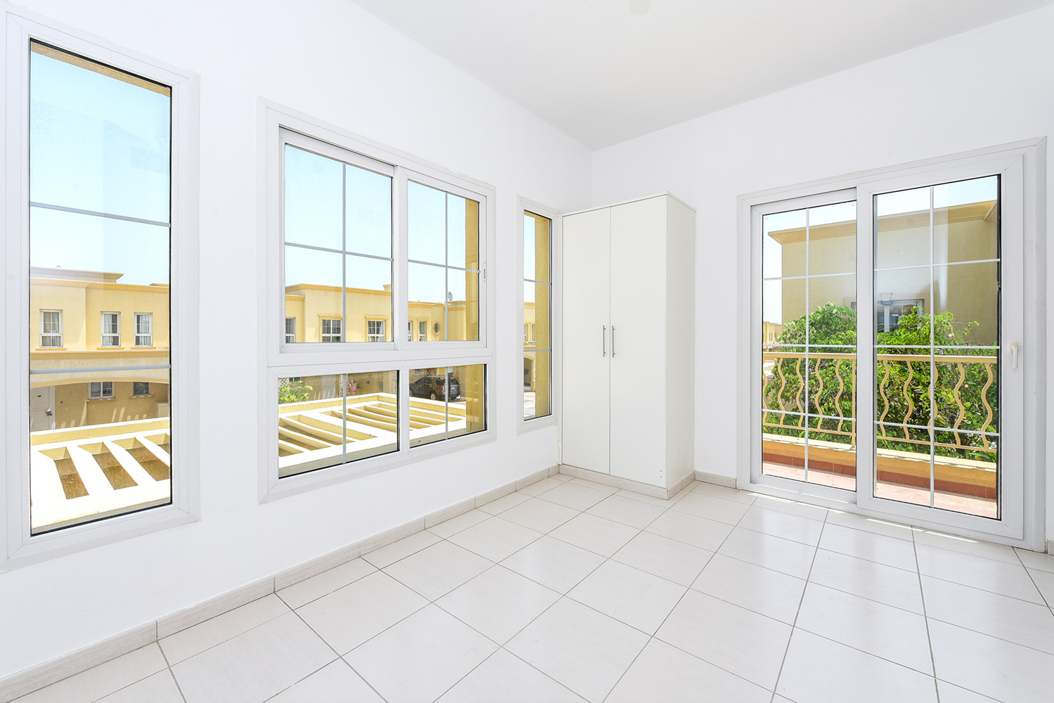 2 Bedrooms Townhouse in Springs 11