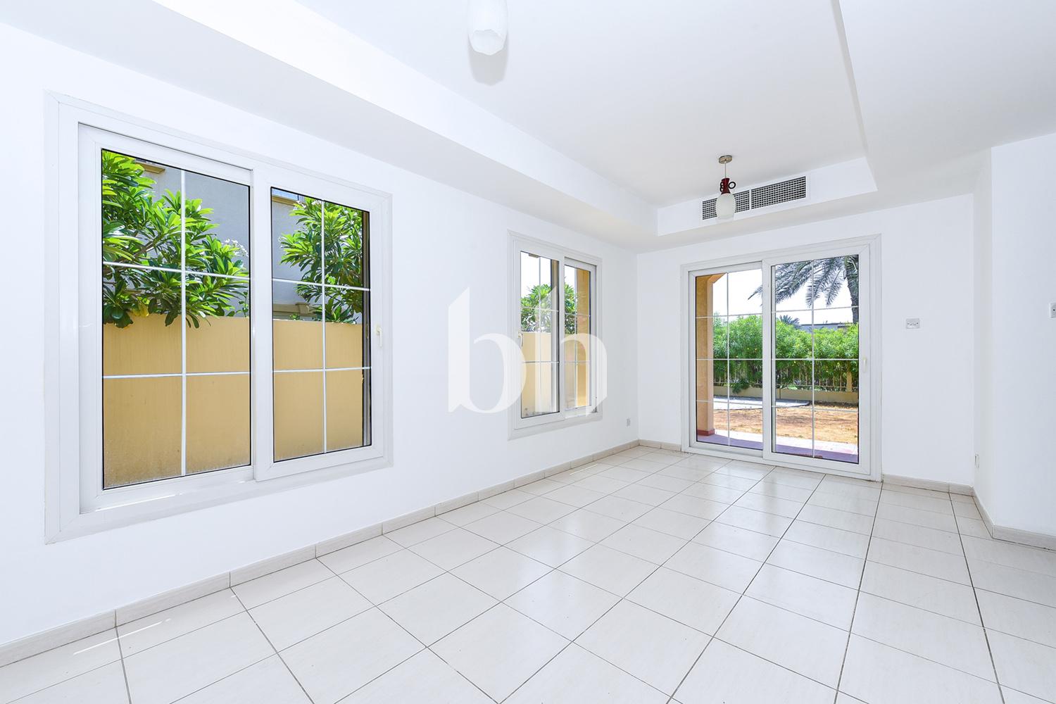 Corner Unit | Single Row | Type 4E | Vacant