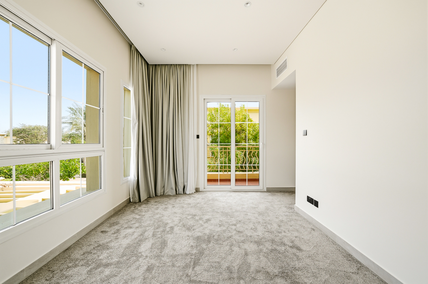 3 Bedrooms Townhouse in Springs 3