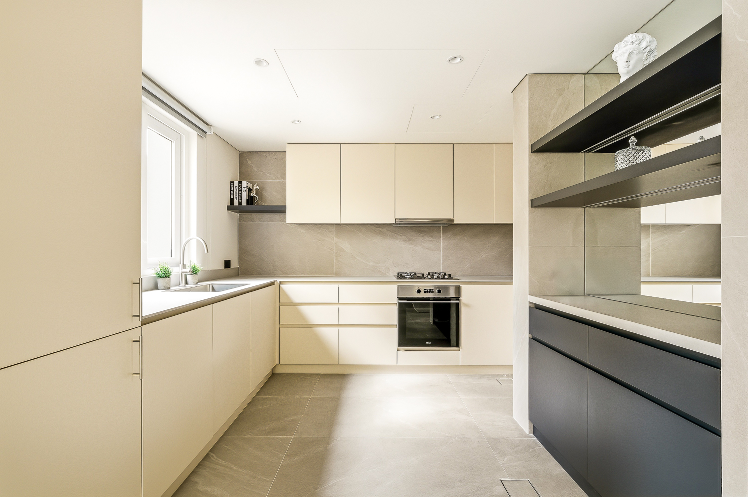 3 Bedrooms Townhouse in Springs 3