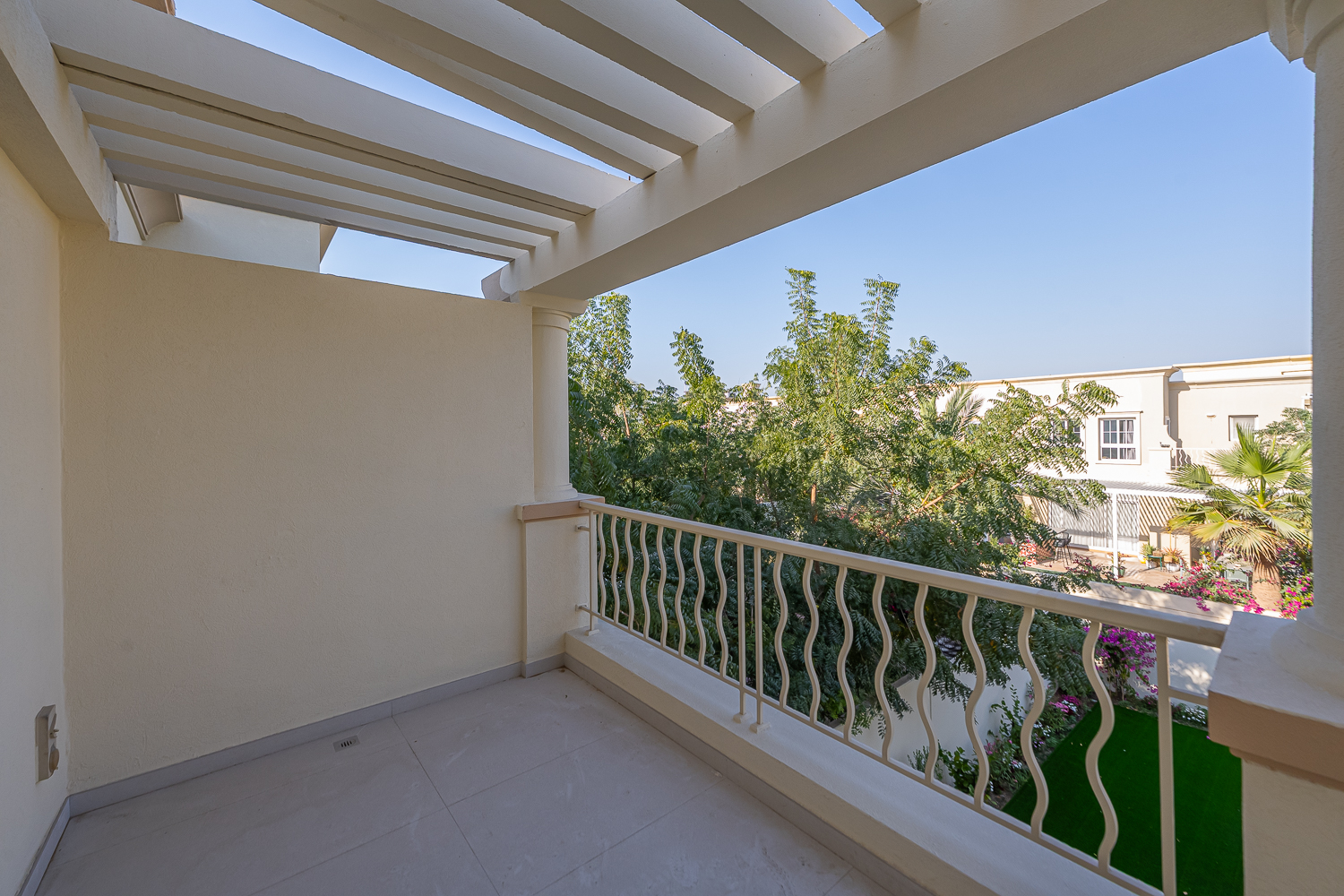 3 Bedrooms Townhouse in Springs 9