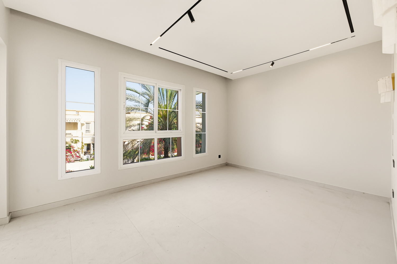 3 Bedrooms Townhouse in Springs 9