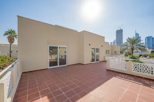 3 Bedrooms Villa in Meadows 1