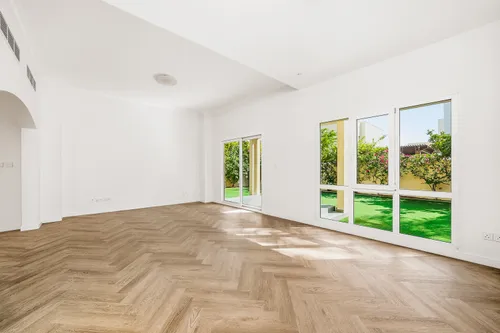 3 Bedrooms Villa in Meadows 1