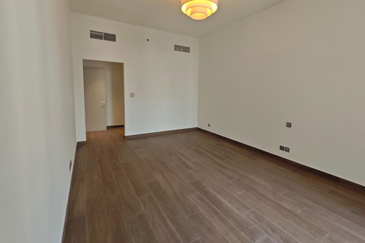 1 Bedroom Apartment in Green Lake Tower 3
