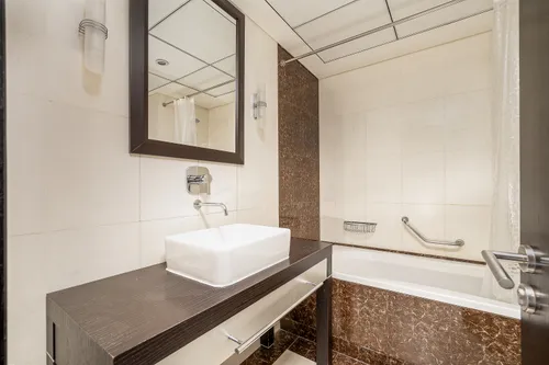 1 Bedroom Apartment in Green Lake Tower 3