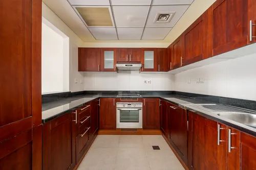 1 Bedroom Apartment in Green Lake Tower 3