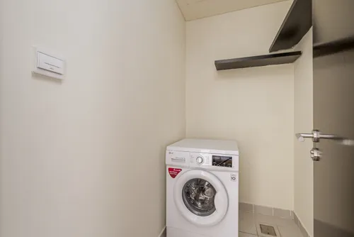 1 Bedroom Apartment in Green Lake Tower 3