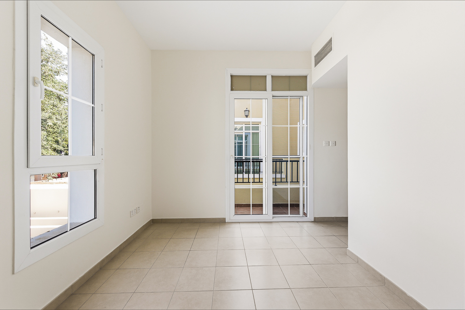 2 Bedrooms Townhouse in Al Reem 1