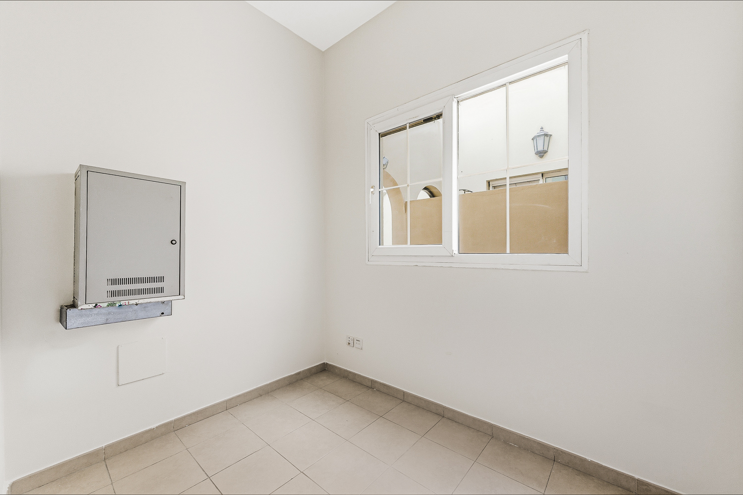 2 Bedrooms Townhouse in Al Reem 1