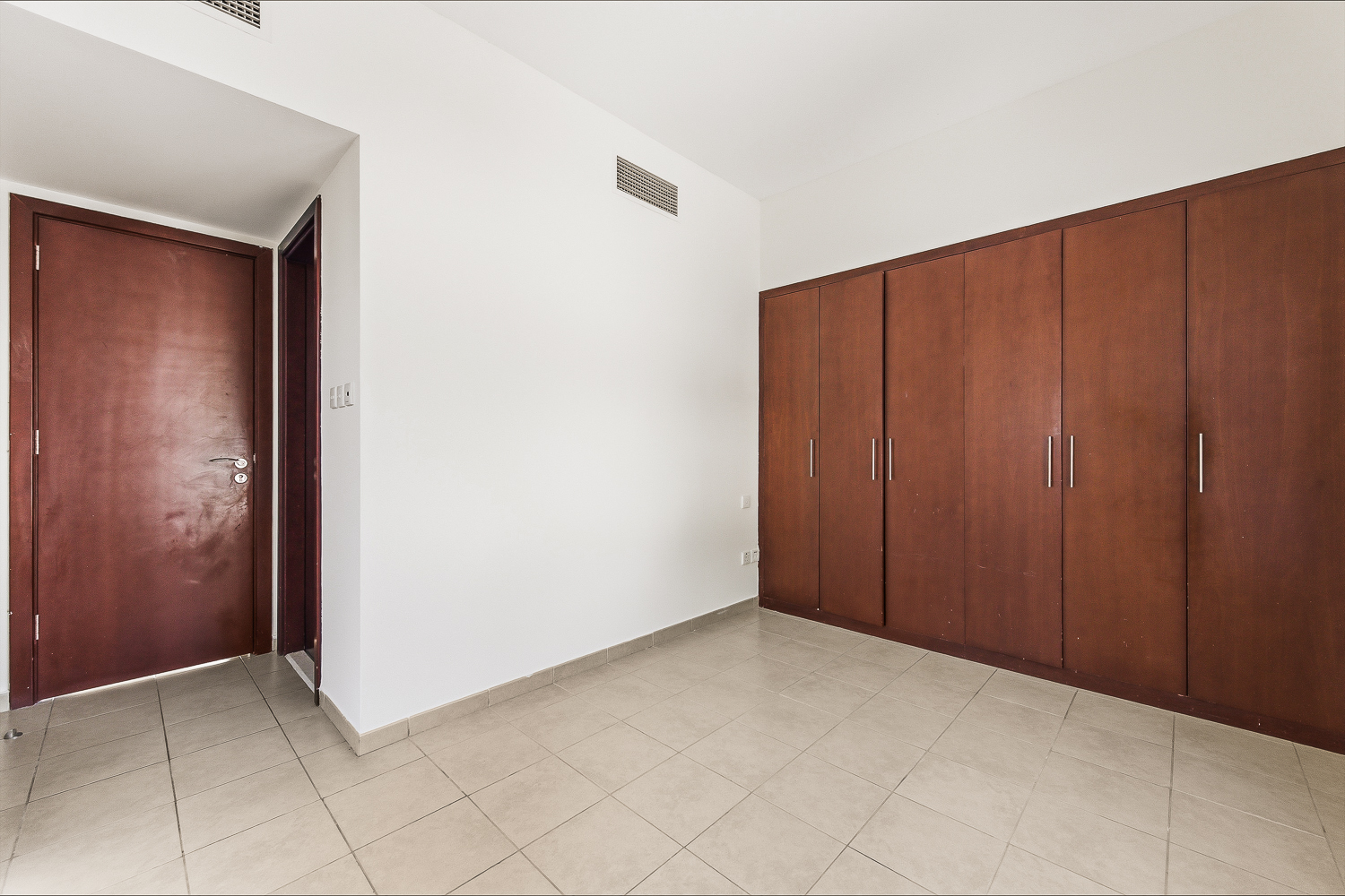 2 Bedrooms Townhouse in Al Reem 1