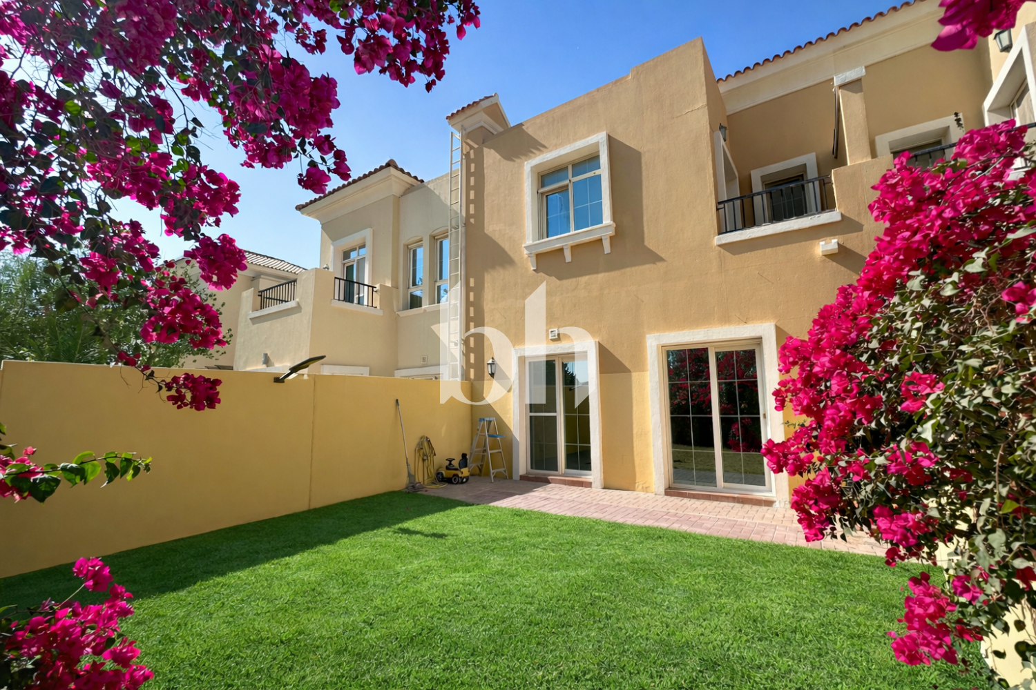 Single Row | Next to Pool | 2 Bed + Study