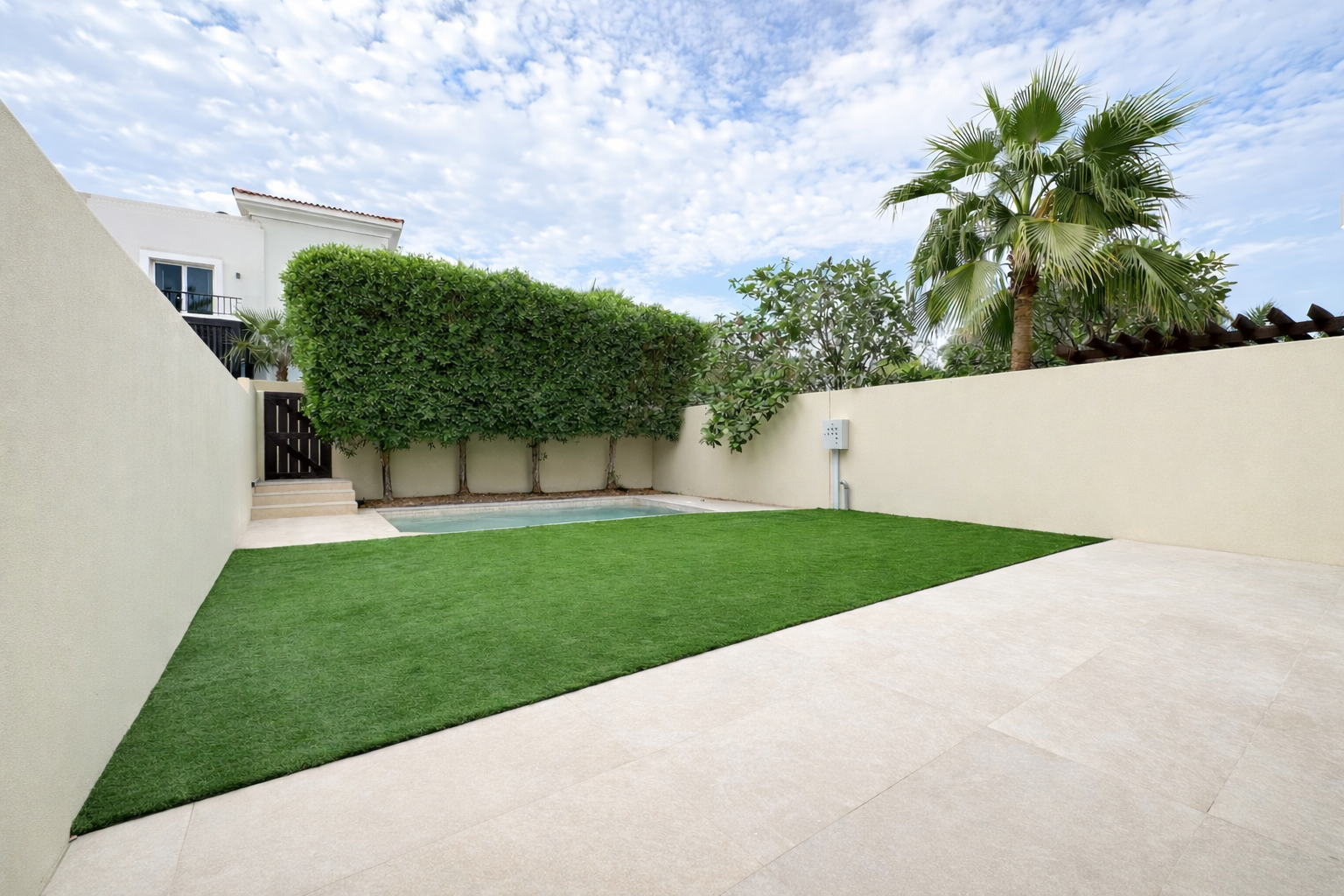 4 Bedrooms Townhouse in Al Reem 3