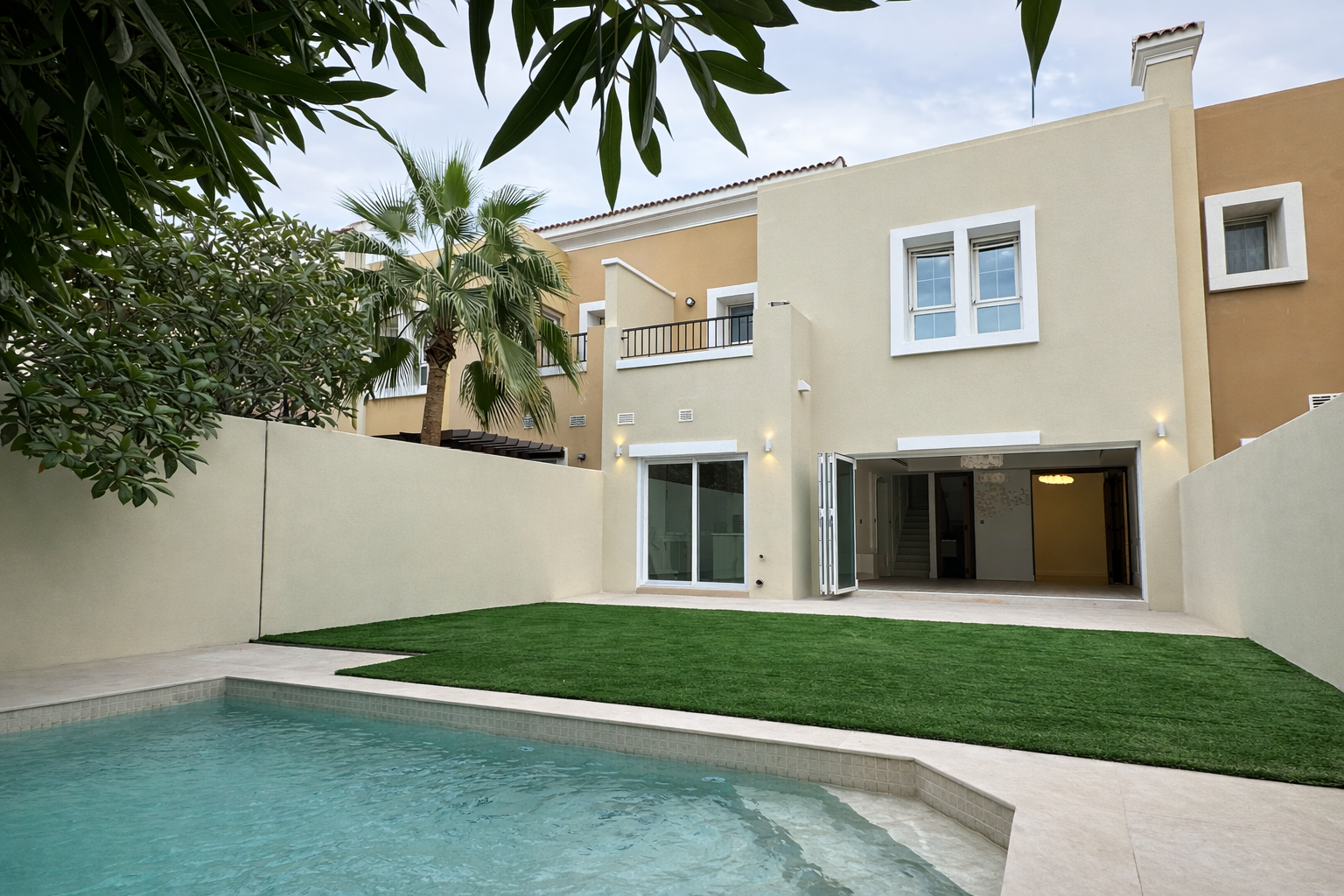 4 Bedrooms Townhouse in Al Reem 3