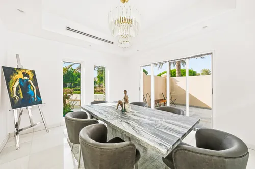 6 Bedrooms Villa in Mirador