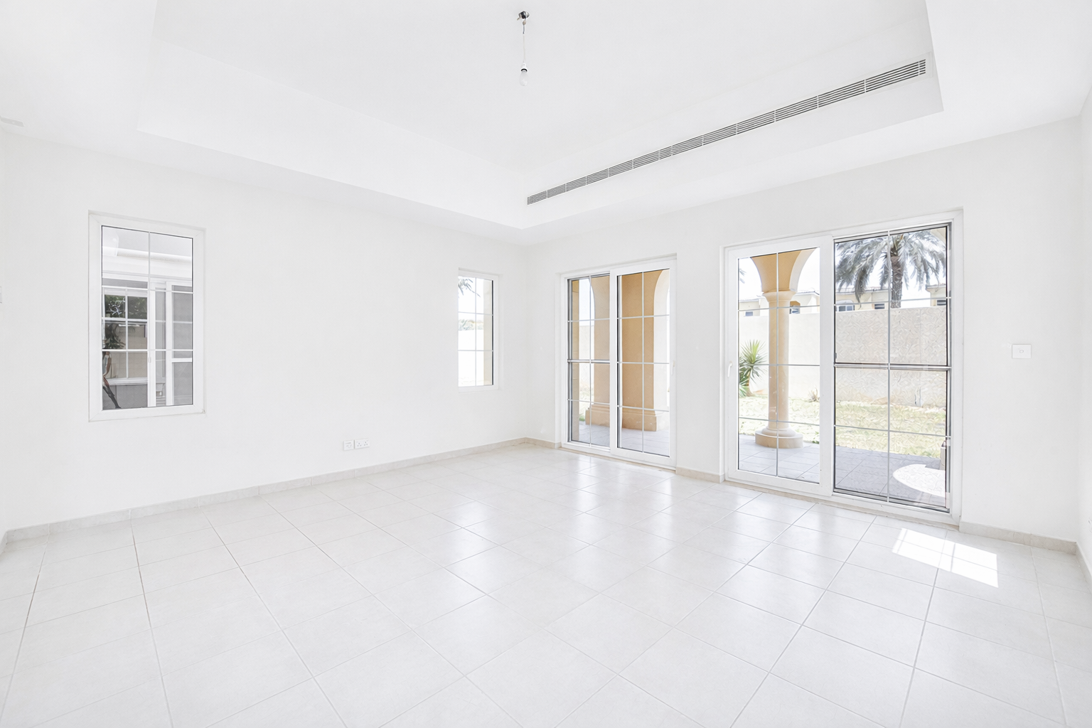 4 Bedrooms Villa in Alvorada 2