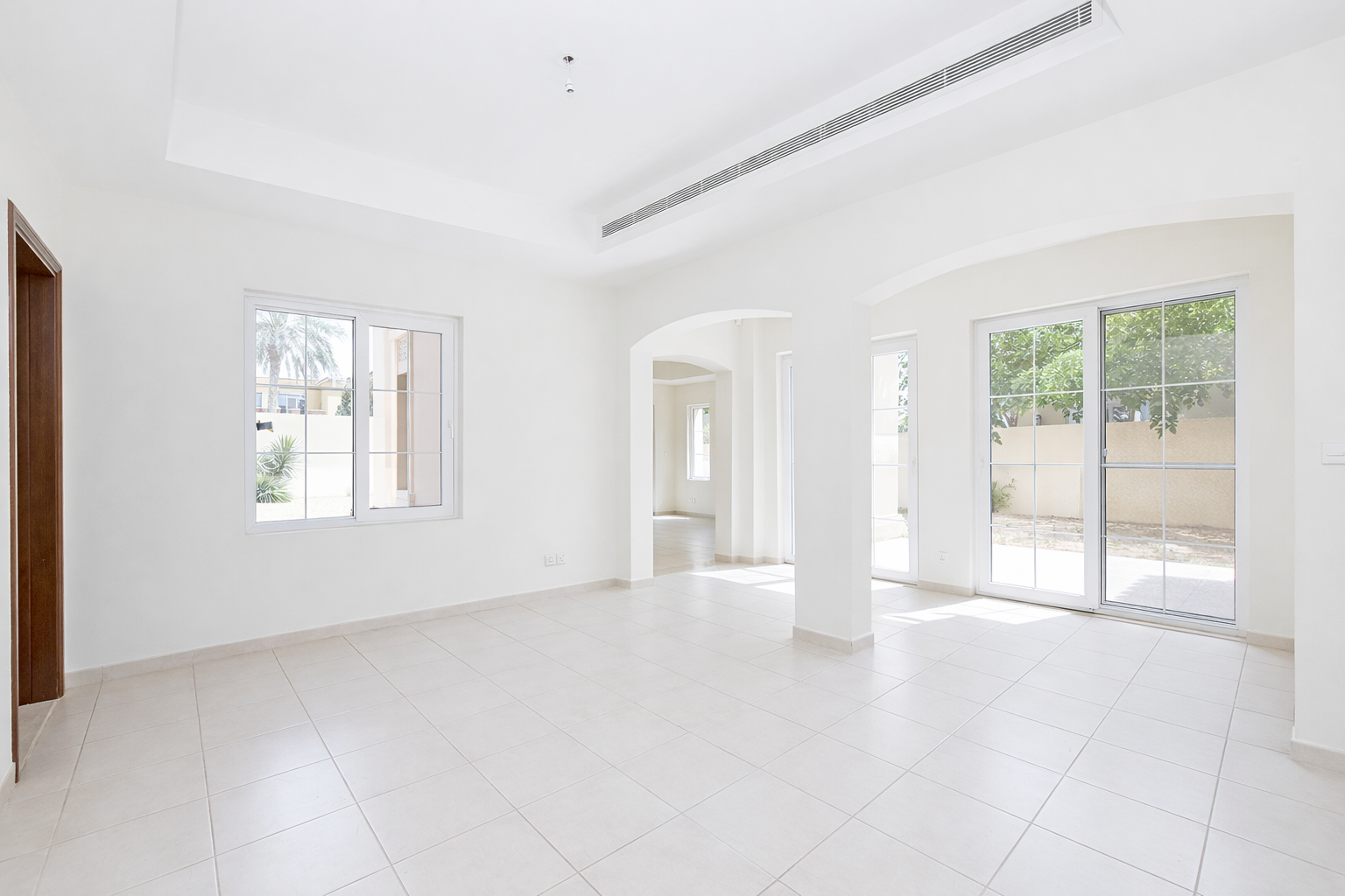 4 Bedrooms Villa in Alvorada 2