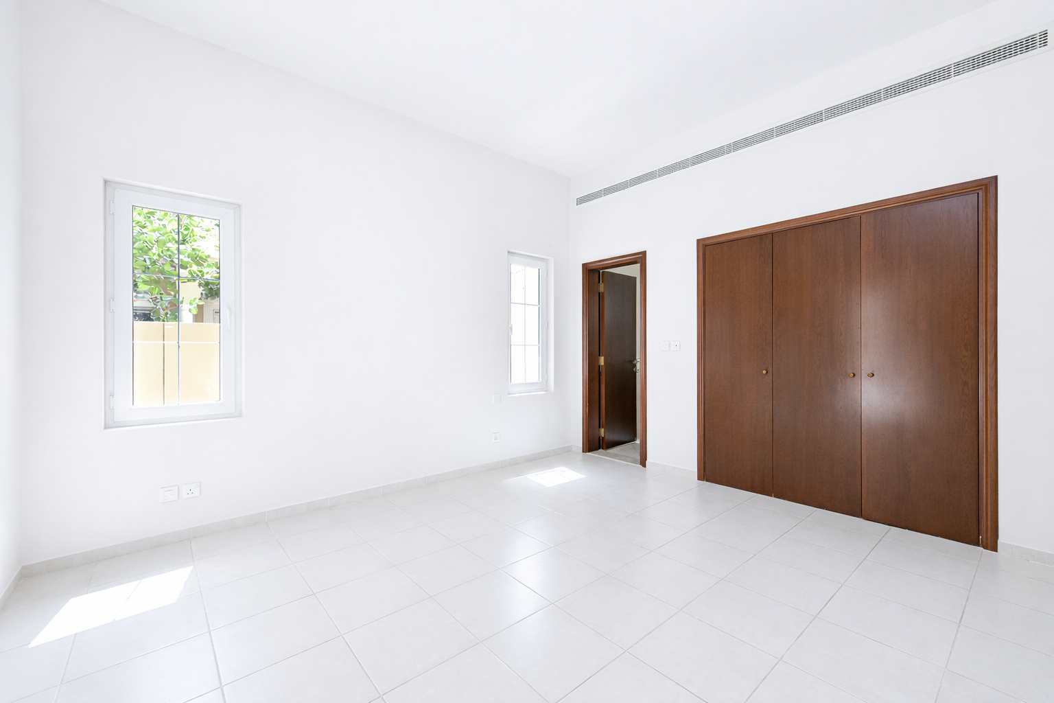 4 Bedrooms Villa in Alvorada 2