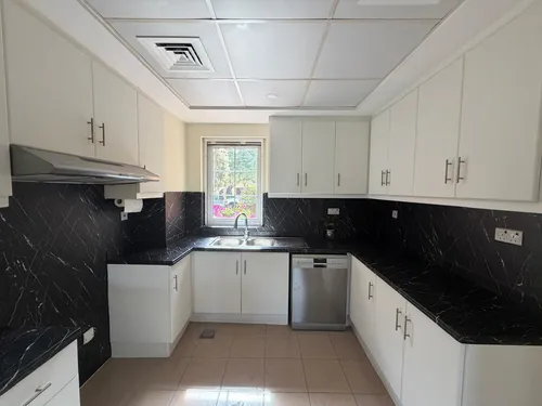 2 Bedrooms Townhouse in Palmera 1