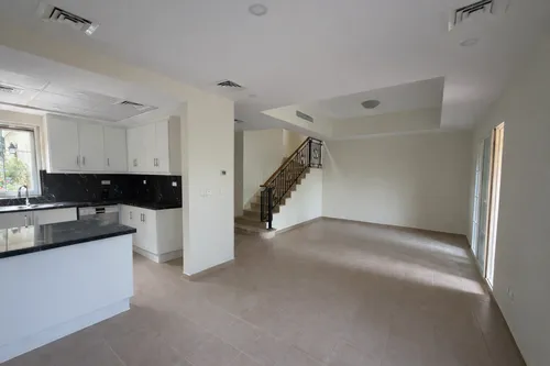 2 Bedrooms Townhouse in Palmera 1