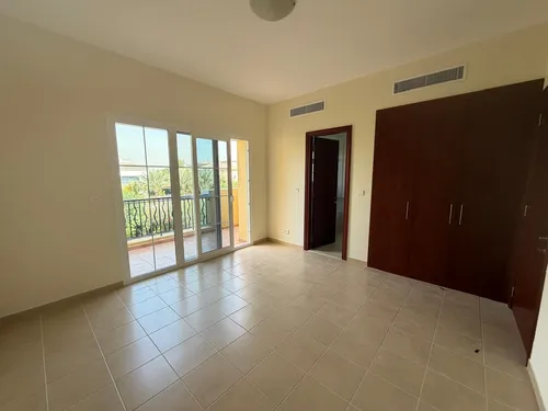 2 Bedrooms Townhouse in Palmera 1