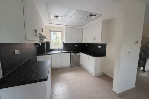 2 Bedrooms Townhouse in Palmera 1