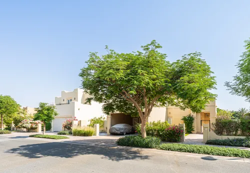 5 Bedrooms Villa in Terra Nova Avenue