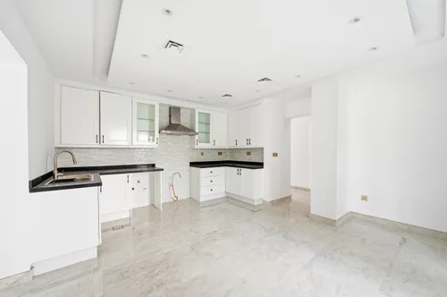 5 Bedrooms Villa in Terra Nova Avenue