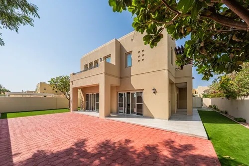 5 Bedrooms Villa in Terra Nova Avenue