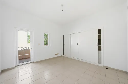 5 Bedrooms Villa in Terra Nova Avenue