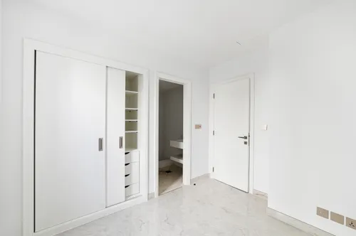 5 Bedrooms Villa in Terra Nova Avenue