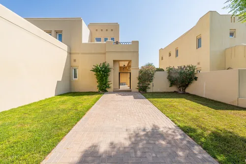 5 Bedrooms Villa in Terra Nova Avenue