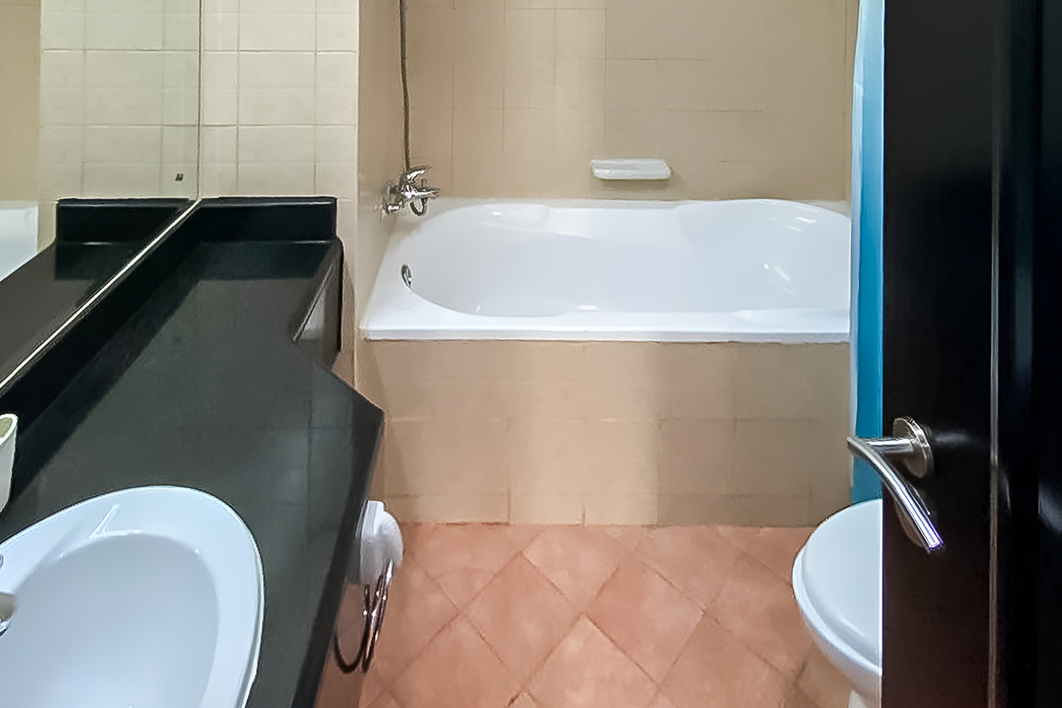 1 Bedroom Apartment in Building 74