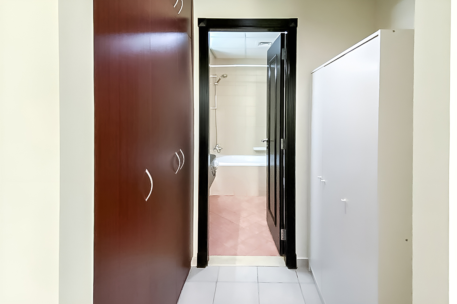 1 Bedroom Apartment in Building 74