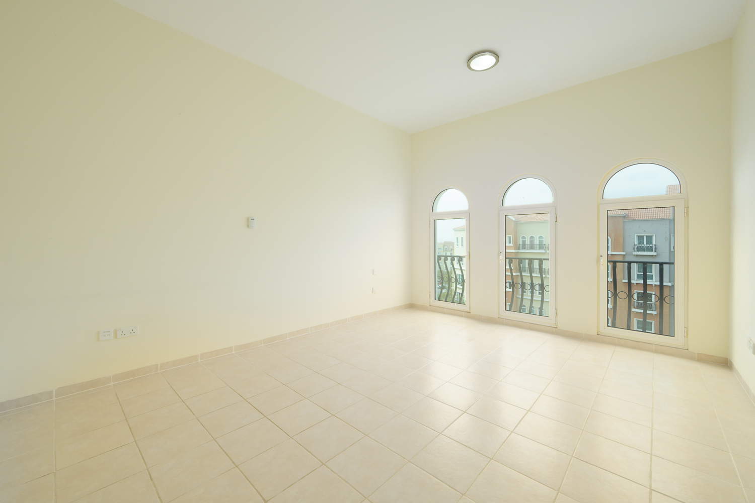 2 Bedrooms Apartment in Building 129