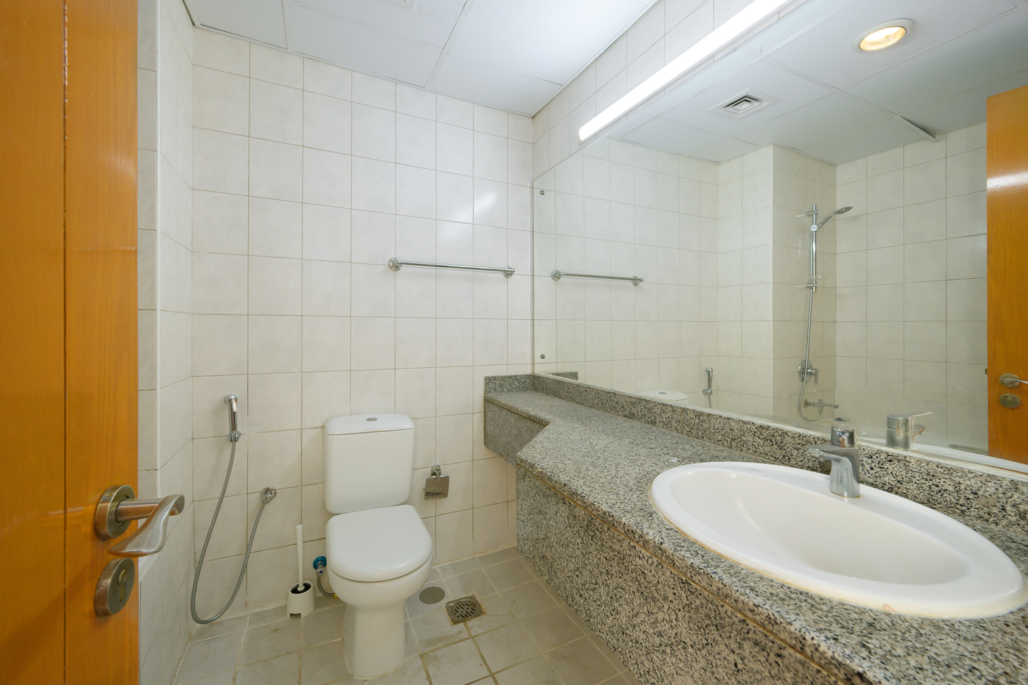 2 Bedrooms Apartment in Building 129