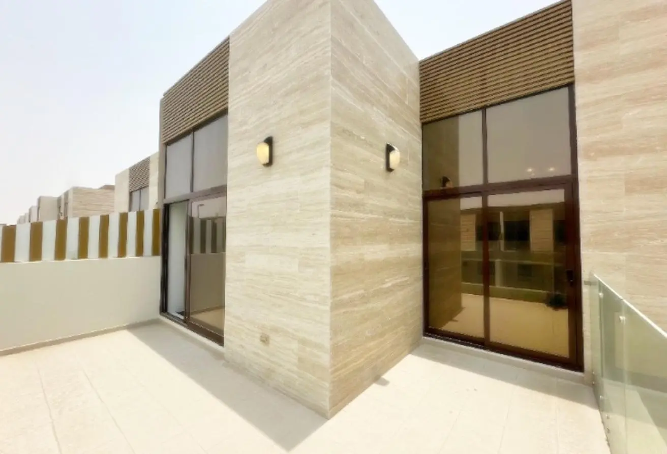 4 Bedrooms Townhouse in The Fields