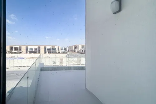 4 Bedrooms Townhouse in The Fields