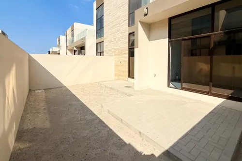 4 Bedrooms Townhouse in The Fields