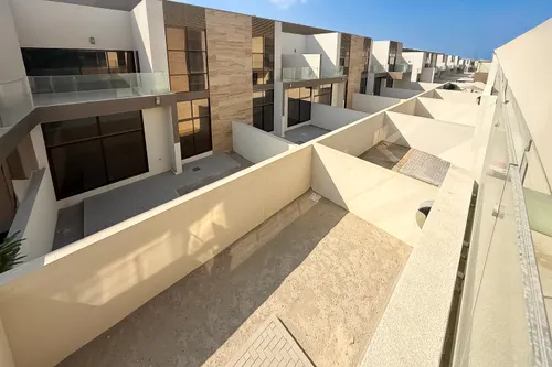 4 Bedrooms Townhouse in The Fields