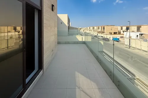 4 Bedrooms Townhouse in The Fields