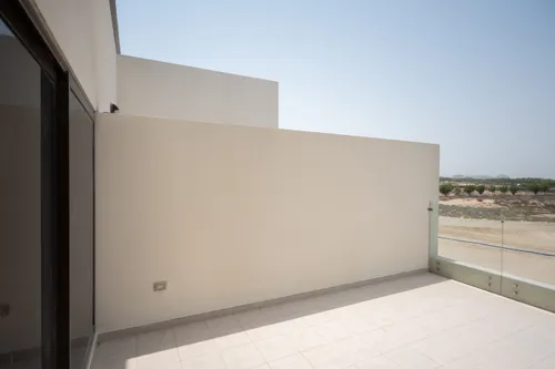 4 Bedrooms Townhouse in The Fields